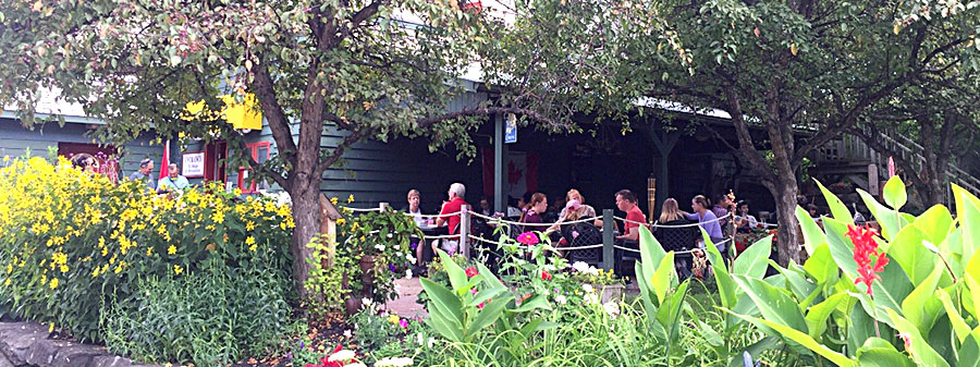 sidewalk dining